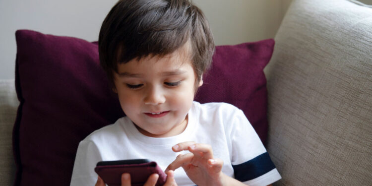 Keeping Track of Your Kids: The Best Parental Control Apps for Smartphones