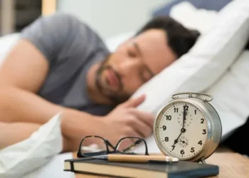 What to Do if You Wake Up in the Middle of the Night: Expert Sleep Tips